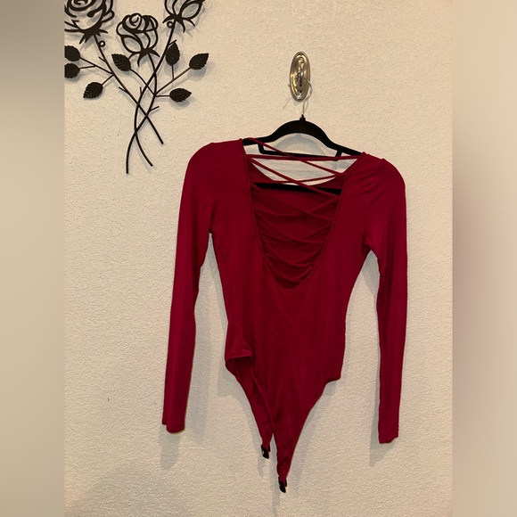 Forever 21 Open Cross Back Bodysuit Wine Burgundy Button Close Size Small - Picture 4 of 6